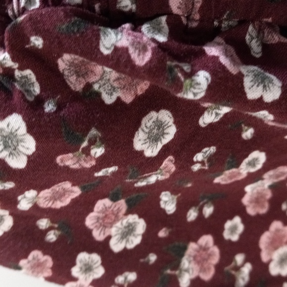 Wild Fable Burgandy Floral Cropped Elastic Sherred Top Size Large - Picture 4 of 5